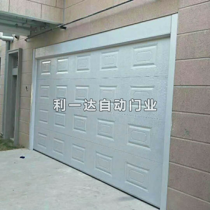 電動翻板車庫門